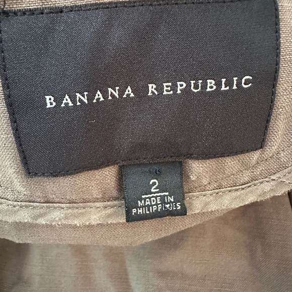Banana Republic Pleated Button Utility Jacket | Size 2 - Picture 13 of 15